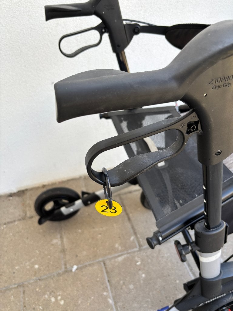 Nr 23 ... Rollator Topro Troja 2G S met tas, Ophalen, Gebruikt, ., Opvouwbaar