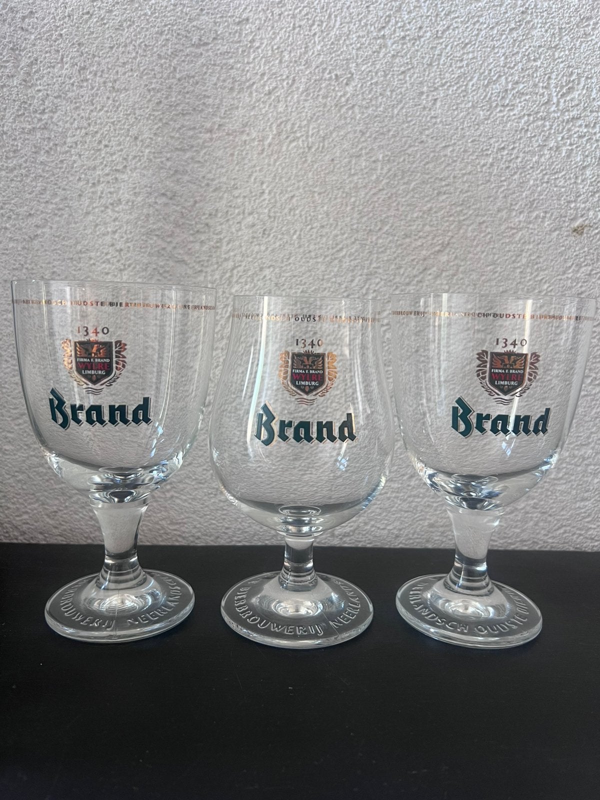 3 Brand bier glazen op voet - Nieuw, Verzamelen, Ophalen of Verzenden, Nieuw, Glas of Glazen, Brand
