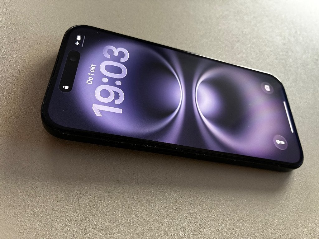 Foto 3 van Apple iPhone 16 256GB met nieuwe originele batterij (100%)