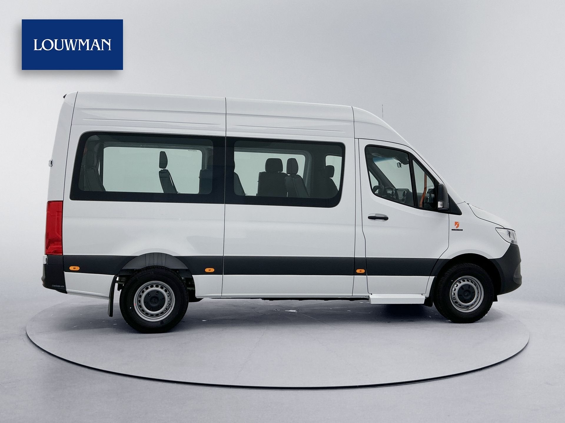 Mercedes-Benz eSprinter 0,99% RENTE - 81kWh L2H2 RWD Rolstoe, Automaat, Wit, Nieuw, Te koop