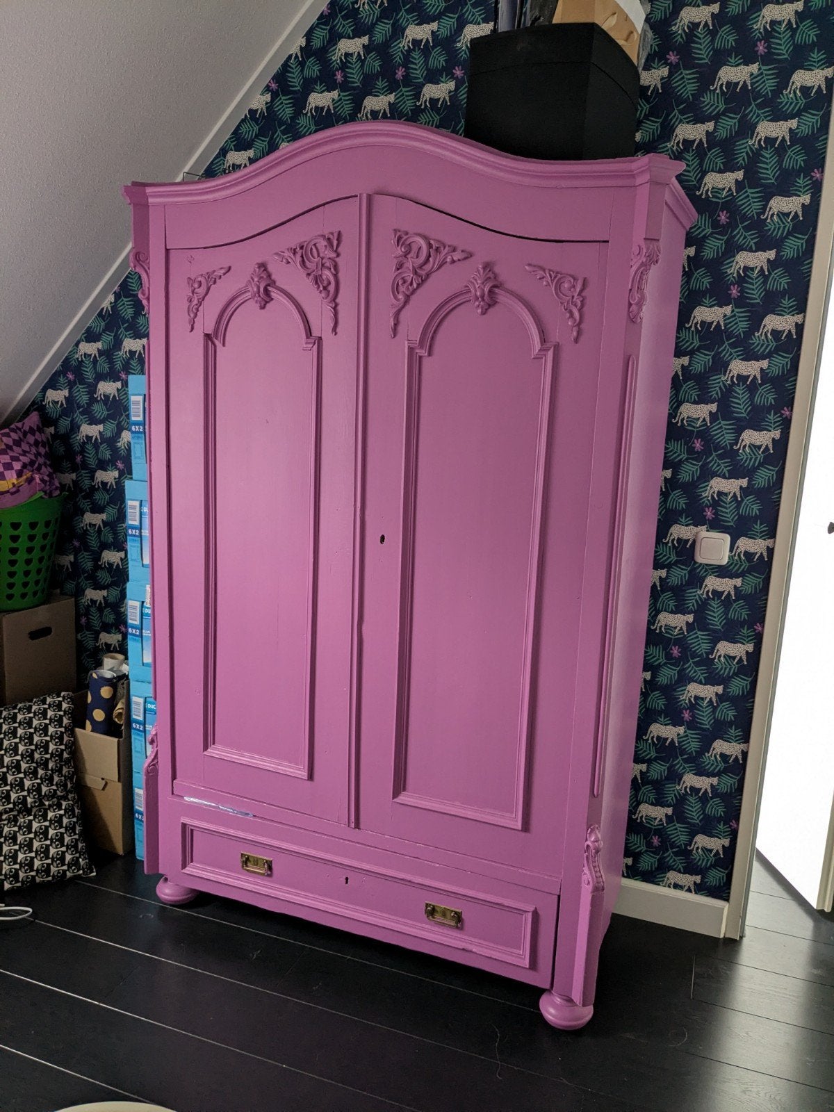 Antieke kast, legplanken, lade, roze!, Ophalen, Gebruikt, 25 tot 50 cm, Met deur(en)