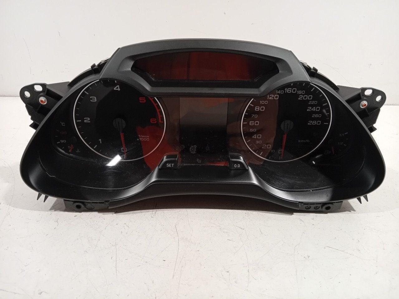 Cockpit Audi A4, Auto-onderdelen, Dashboard en Schakelaars, Onderdelen@venauto.nl, Van der Ven Autorecycling B.V., Gebruikt, Ettenseweg 76, 4706 PB Roosendaal, The Netherlands