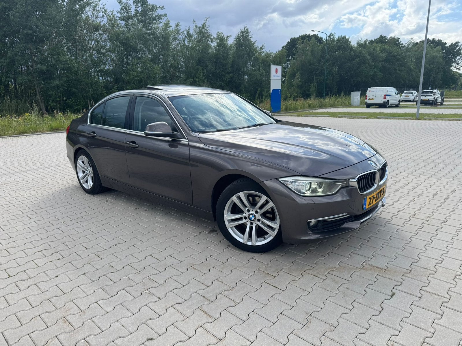 BMW 3-Serie 320I 125KW EDE 2013 schuifdak, Auto's, Achterwielaandrijving, 4 cilinders, Bruin, 75 €/maand