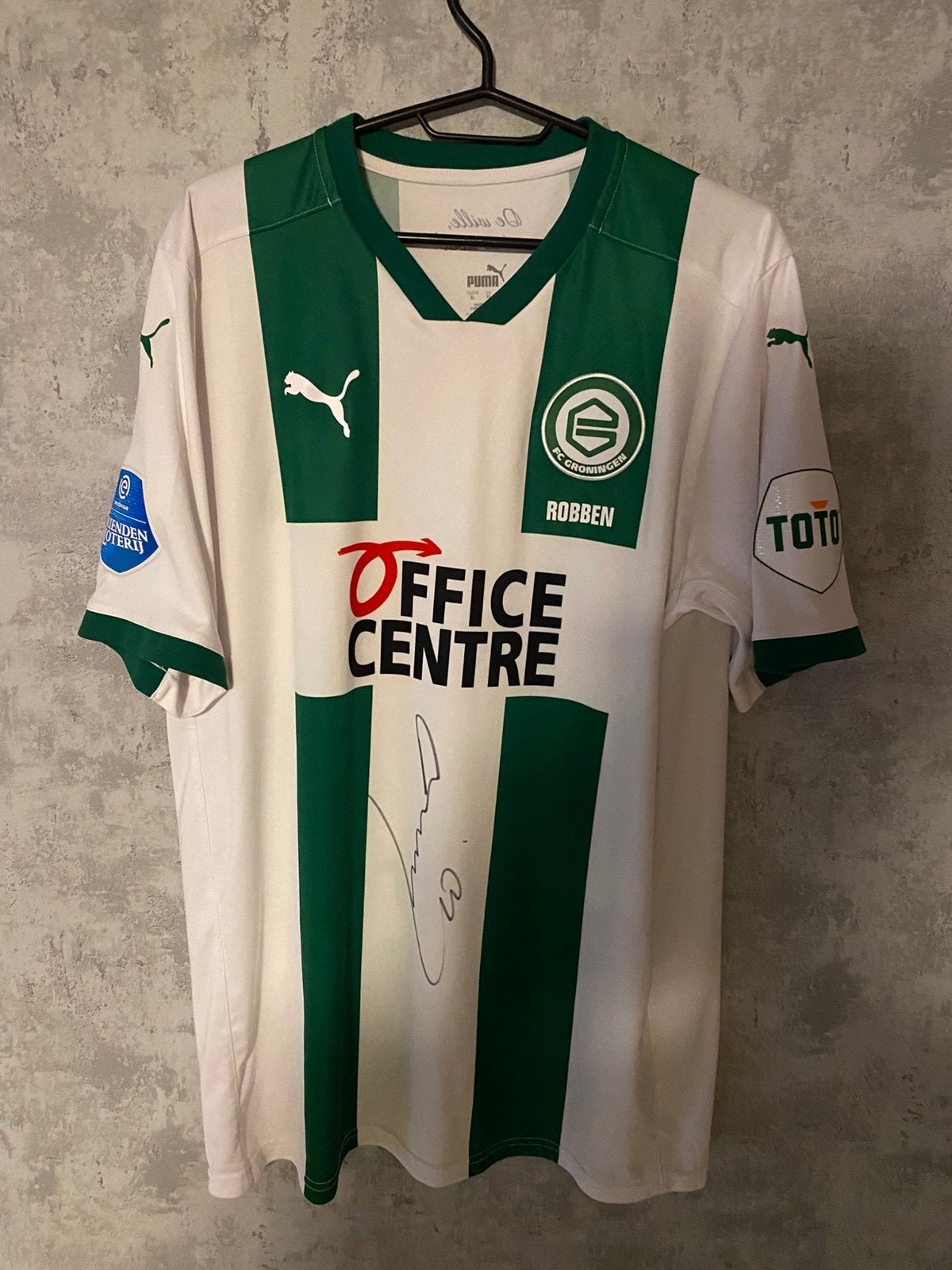 Robben gesigneerd groningen shirt hand gesigneerd, Ophalen of Verzenden, Zo goed als nieuw, Buitenlandse clubs, Shirt