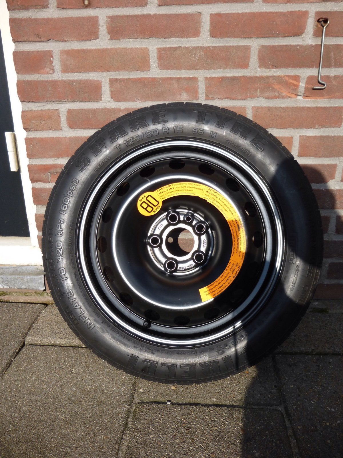 Thuiskomer / reservewiel met krik Alfa 156, 147, GT, Ophalen, Gebruikt, Overige, Banden en Velgen