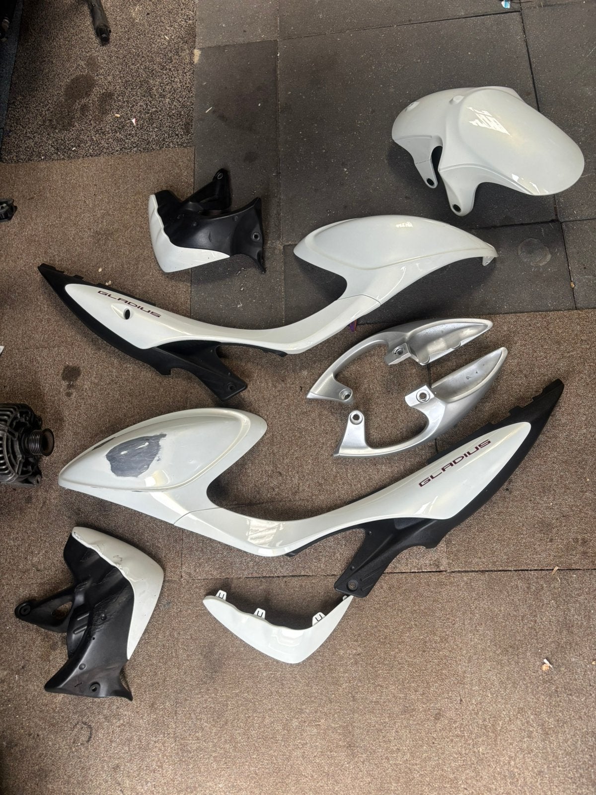 Suzuki gladius kappen set, Motoren, Ophalen of Verzenden
