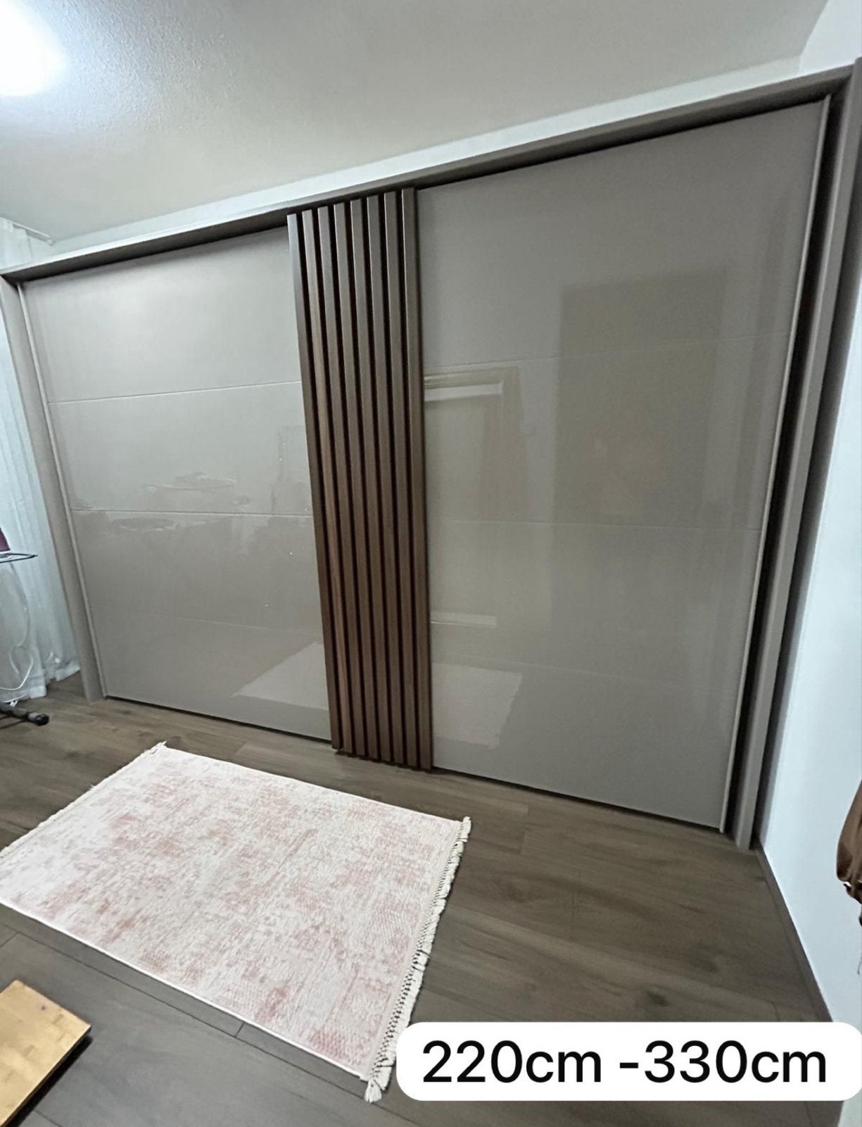 Moderne Schuifkast Hoogglans met Houtaccenten, Huis en Inrichting, Kasten | Kledingkasten, Ophalen, 200 cm of meer, Zo goed als nieuw