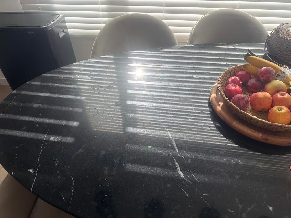 Ovale marmeren eettafel - Zwart marmer, moet gepolijst, Huis en Inrichting, Tafels | Eettafels, Overige materialen, Gebruikt, 100 tot 150 cm