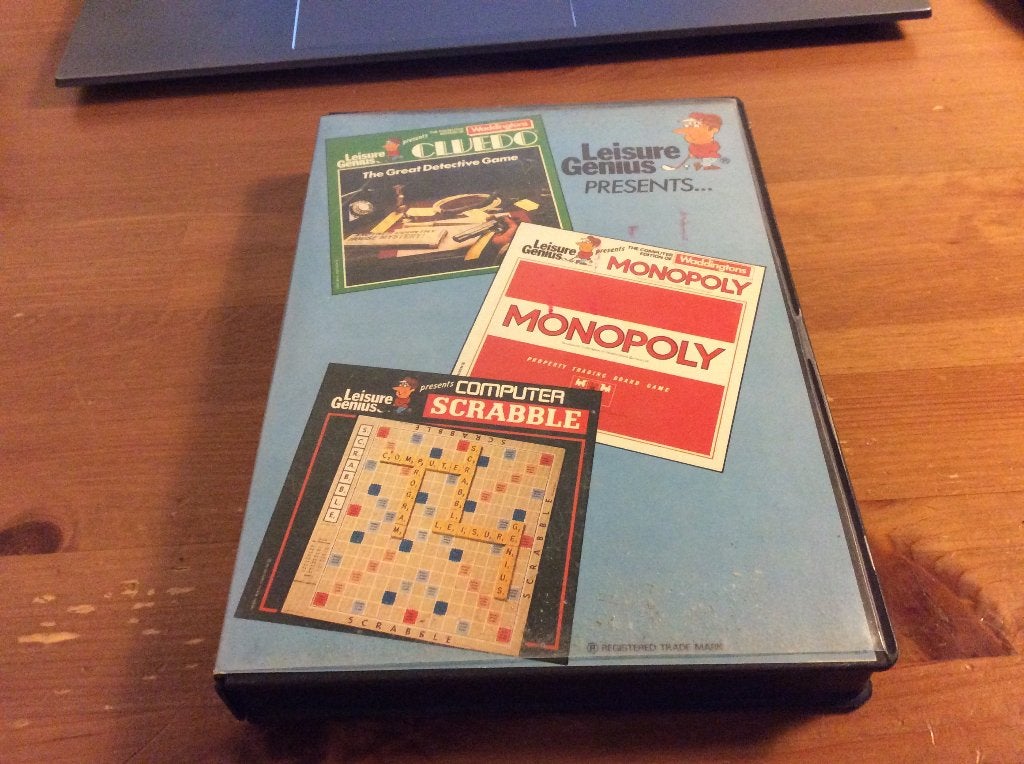 leisure genius commador 64 games 3-game box cluedo, monopoly, 2 spelers, Ophalen of Verzenden, Vanaf 3 jaar