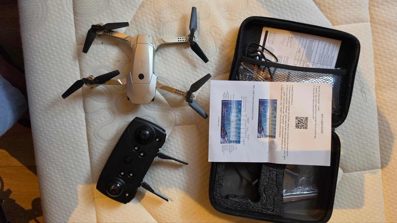 Compacte opvouwbare drone met camera en controller, Audio, Tv en Foto, Drones, Ophalen of Verzenden