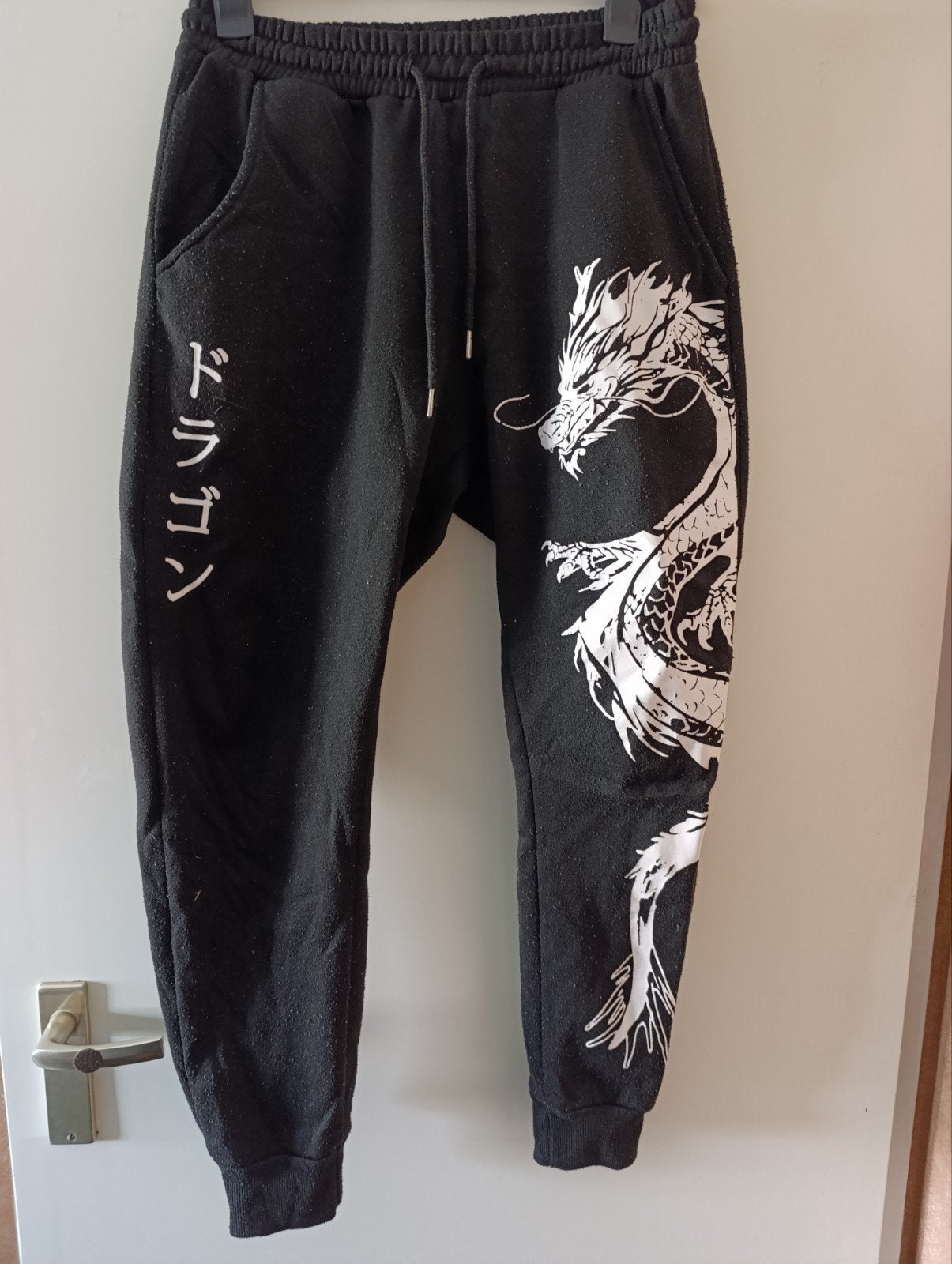 Zwarte Joggingbroek met Drakenprint - Maat M, Kleding | Heren, Maat 48/50 (M), Zwart, Overige typen, Ophalen of Verzenden