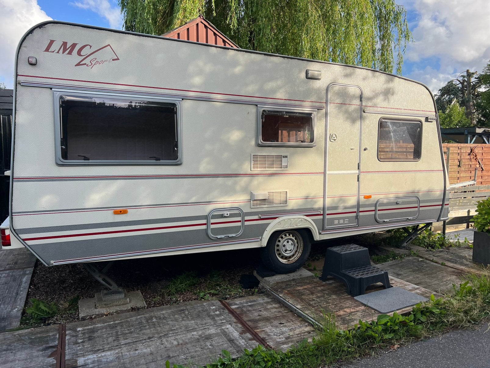 LMC Sport Caravan - Ruim en Comfortabel, Rondzit, Omvormbare zithoek, Particulier, 5 tot 6 meter
