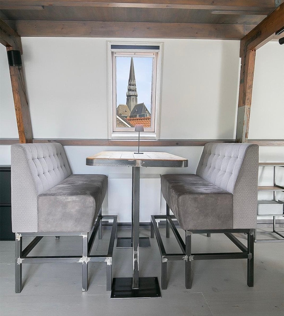 Robuuste industriële horeca-/keukenset – hoge tafel 2 banken, Ophalen, Zo goed als nieuw