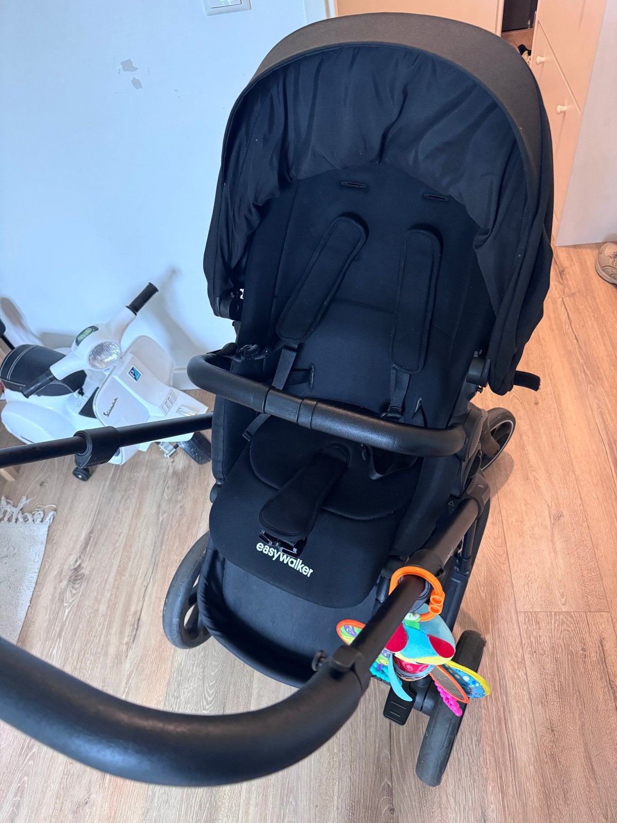 Easywalker Harvey 3 kinderwagen - Zwart, Kinderen en Baby's, Kinderwagens en Combinaties, Ophalen, Zo goed als nieuw, Kinderwagen