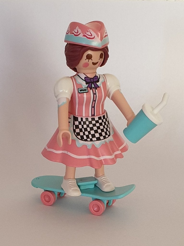 Playmobil EverDreamerz Mrs. Milkshake & skateboard & cupcake, Ophalen of Verzenden, Nieuw, Complete set, Figuren