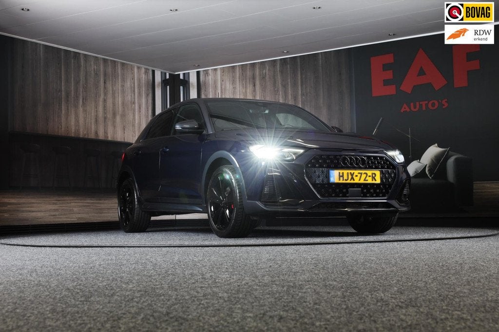 Audi A1 CITYCARVER 30 TFSI S Line / AUT / Acc / Lane Assist, Auto's, Euro 6, Blauw, 116 pk, Leder