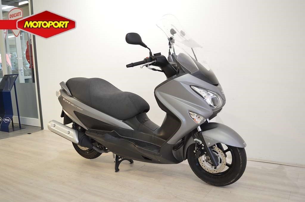 Suzuki UH 200 BURGMAN (bj 2018), Lange Dreef 12
4131NH  Vianen, NL, Suzuki, Scooter, Bedrijf