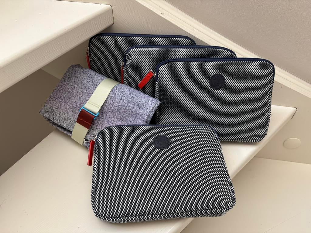 Business class toilettasjes 4x AirFrance en 1x KLM  €8,- p/s, Sieraden, Tassen en Uiterlijk, Toilettassen, Verzenden, Nieuw, Blauw