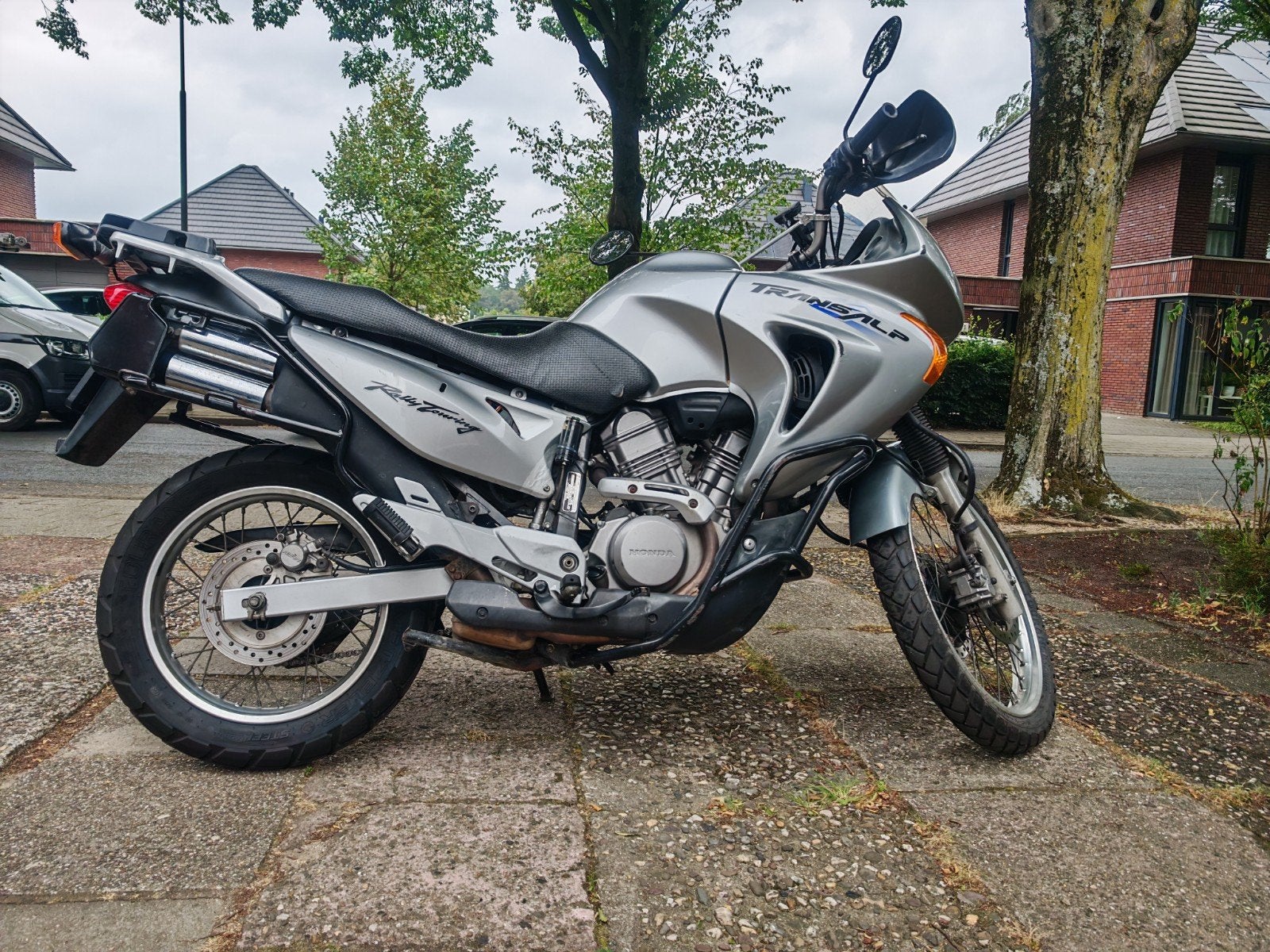 Zilveren Honda Transalp 650XLv te koop, Handvatverwarming, Gebruikt, Particulier, Toermotor
