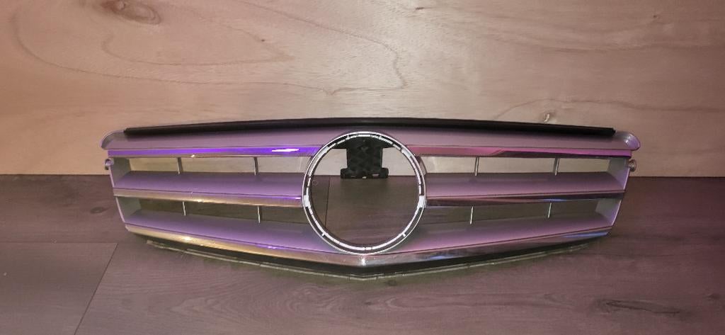 Mercedes c klasse 280 2007 originele grill, Gebruikt, Voor, Mercedes-Benz, Ophalen of Verzenden