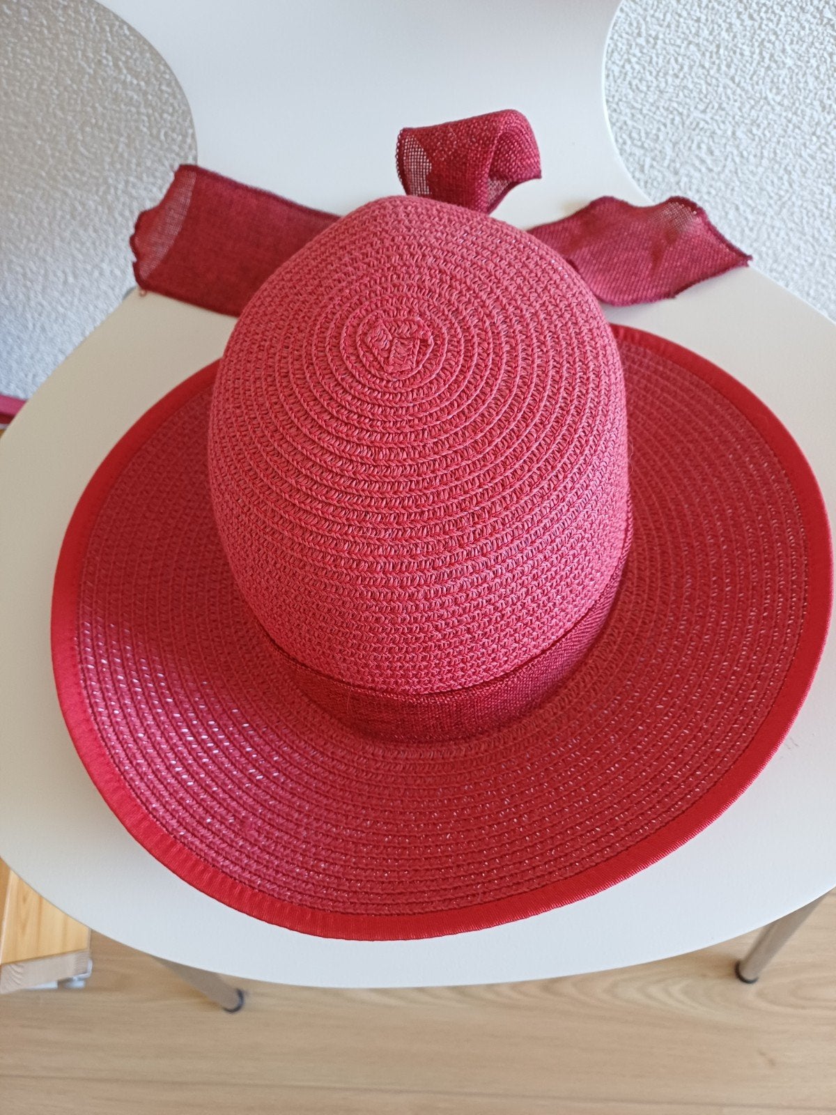 Rode dames hoed met strik, Turks merk Güzel, maat 57, Ophalen, 56 of 57 cm (M, 7 of 7⅛ inch), Hoed, Nieuw