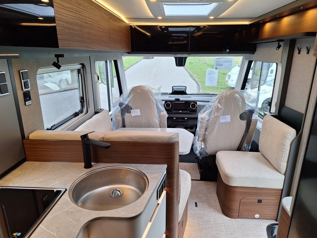 Hymer B-MCI 680 170 PK MODEL 2026 ROCHEFORT NUSS, Ringverwarming, Bedrijf, Diesel, Buitenlamp
