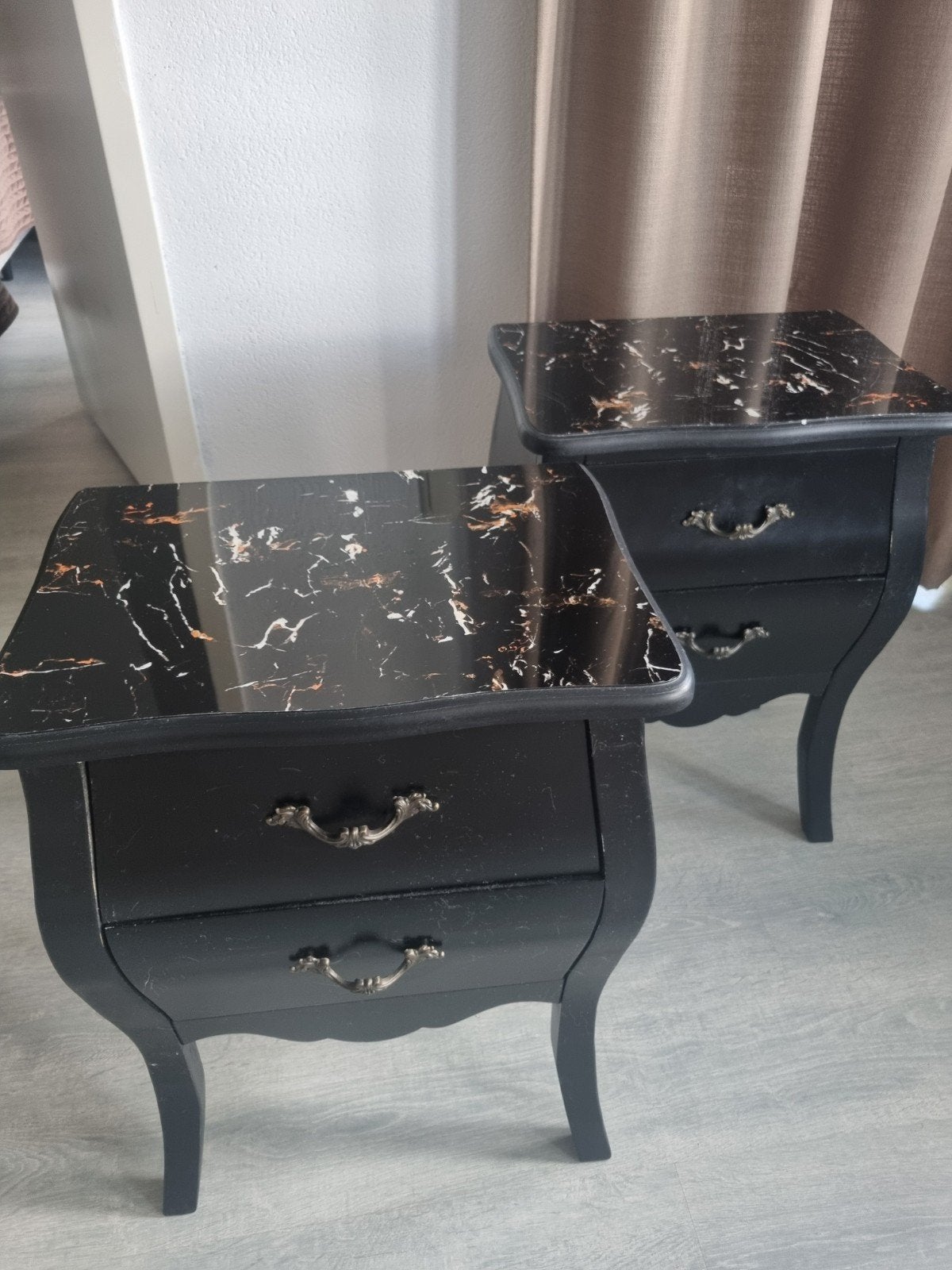 Zwarte nachtkastjes barokstijl, Huis en Inrichting, Slaapkamer | Nachtkastjes, Ophalen, Gebruikt, Minder dan 45 cm, 55 tot 70 cm