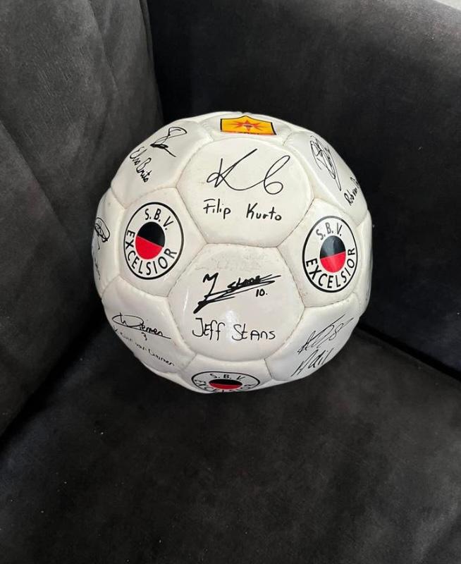 Voetbal excelsior handtekeningen, Sport en Fitness, Voetbal, Ophalen of Verzenden, Zo goed als nieuw, Bal