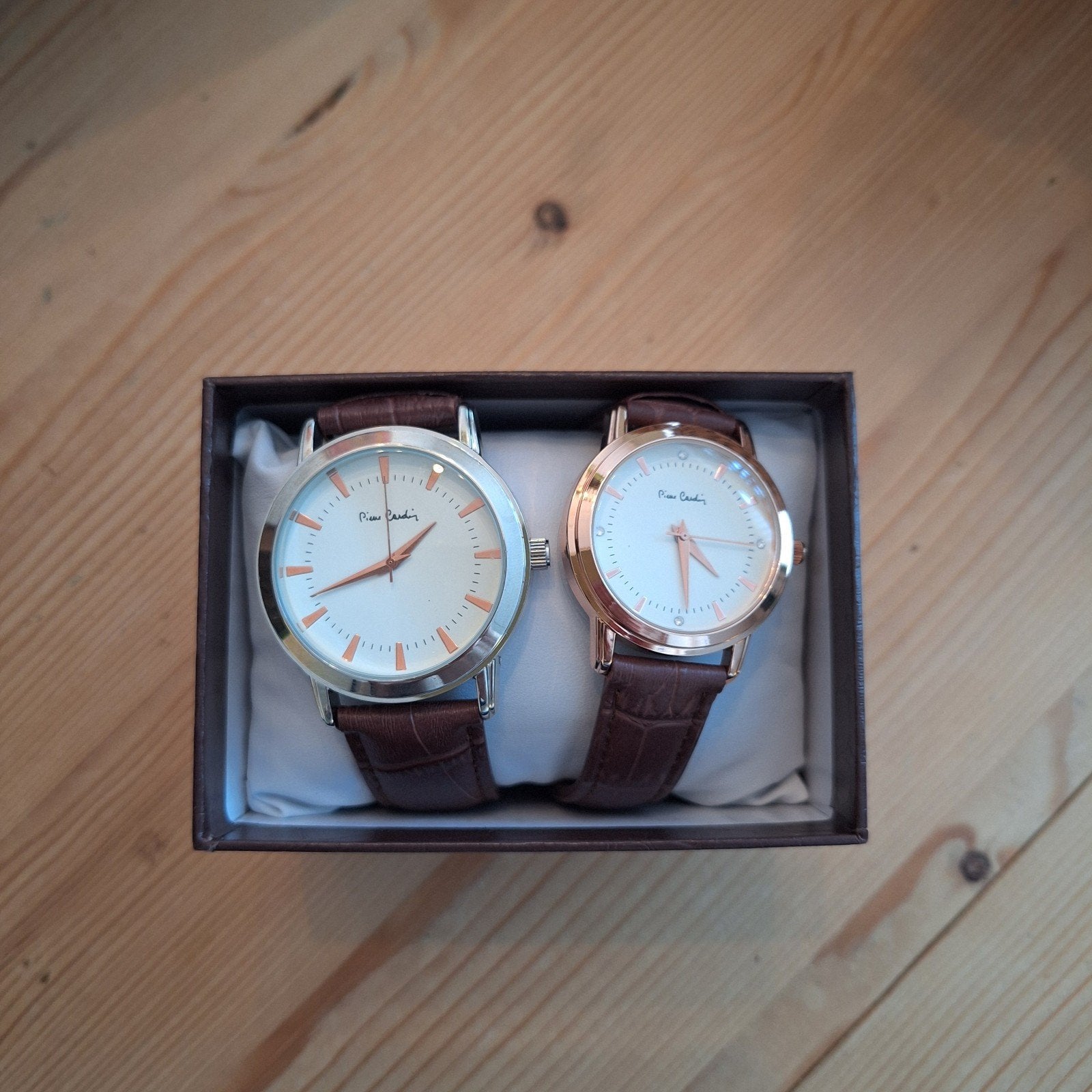 Pierre Cardin Horlogeset - Heren en Dames Horloge, Ophalen of Verzenden, Nieuw, Leer, Overige merken