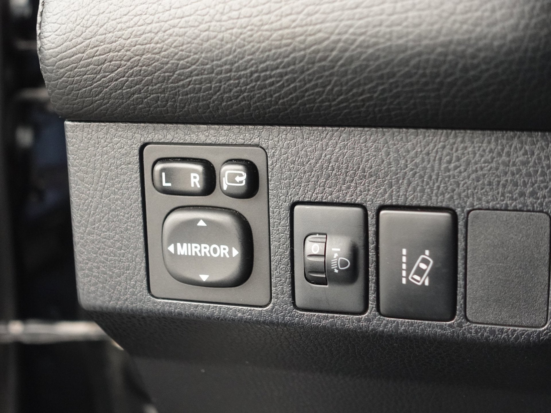 Foto 22 van Toyota RAV4 2.5 Hybrid Black Edition (Navi/Carplay,Camera,Cr