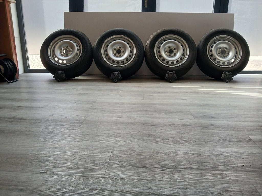 All Season Wielenset Volkswagen Caddy 2004-2020 15INCH staal, Ophalen, Bestelwagen, 15 inch, Band(en)