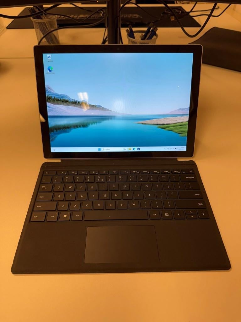 Microsoft Surface Pro i5 / 4GB / 128GB + toetsenbord + hoes, Ophalen, 2 tot 3 Ghz, Qwerty, 12 inch