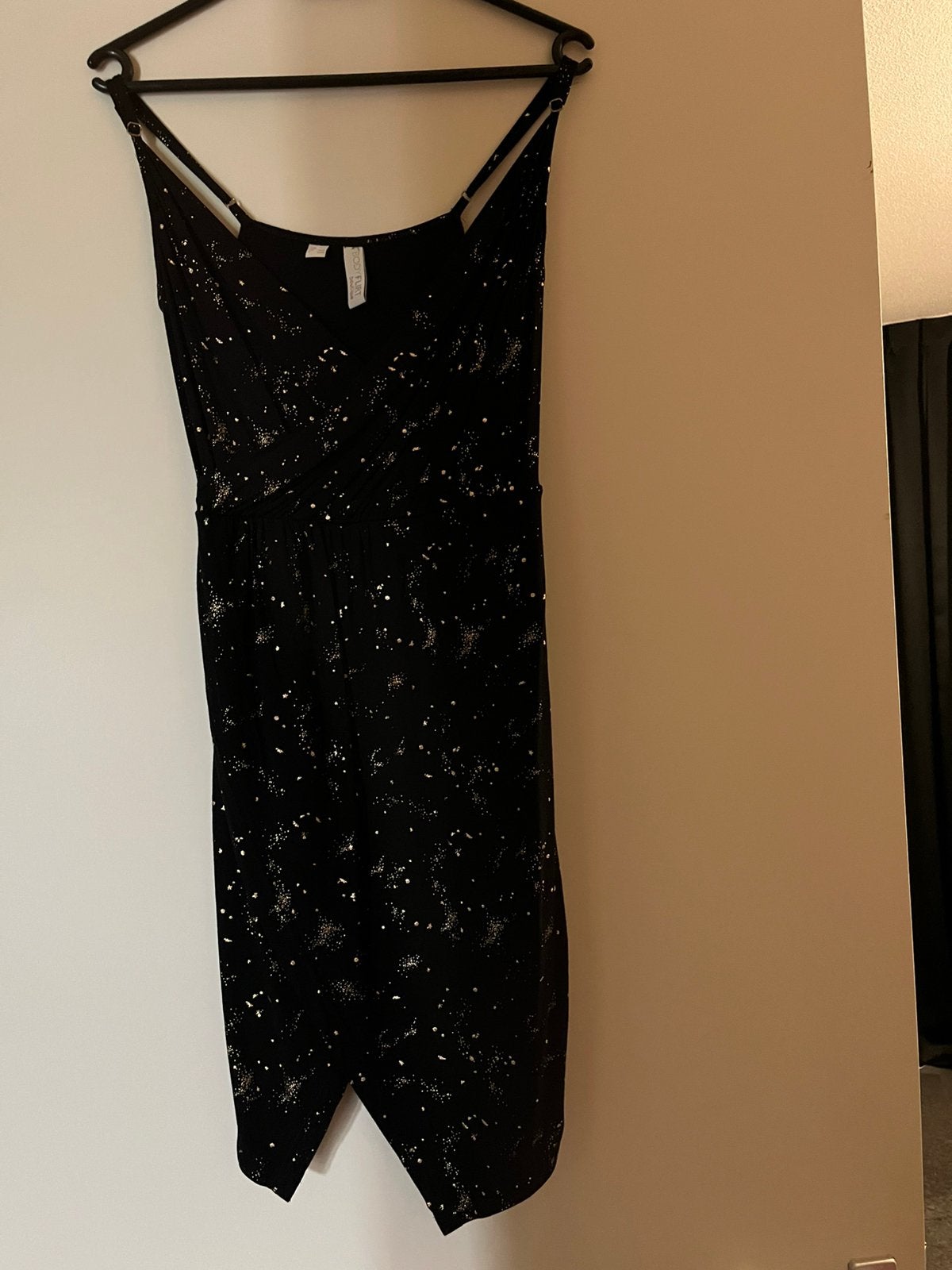 BodyFlirt zwarte partydress met gouden accenten maat S, Kleding | Dames, Jurken, Zwart, Ophalen of Verzenden, Zo goed als nieuw