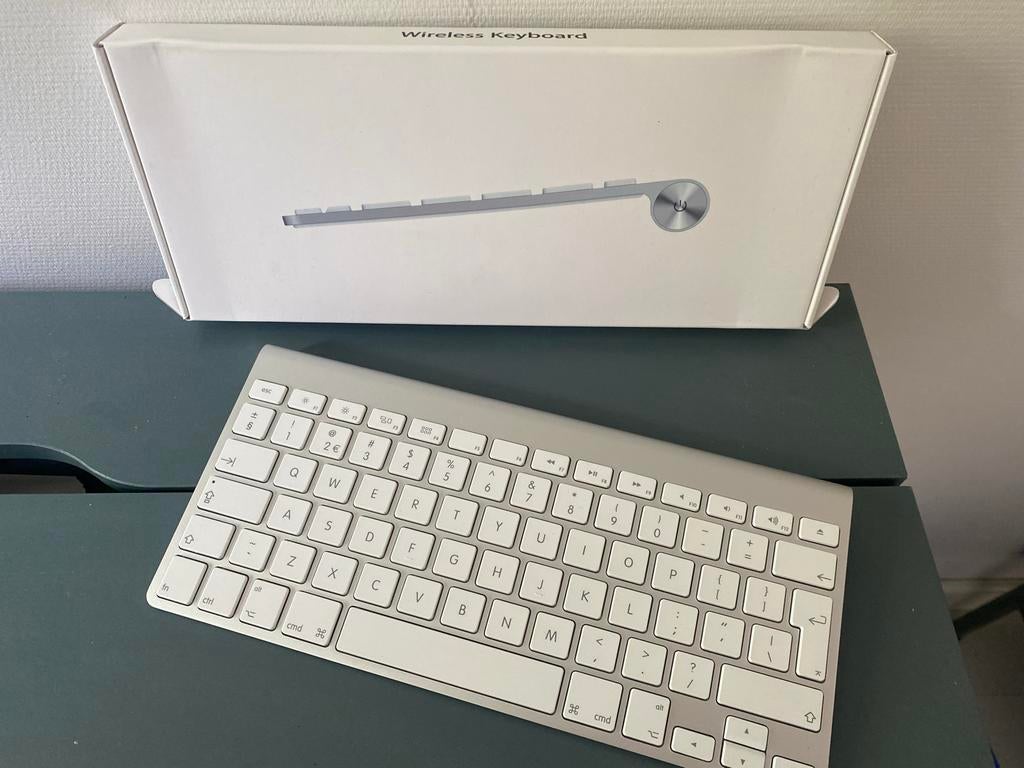 Apple Wireless Toetsenbord A1314 (ongebruikt), Computers en Software, Toetsenborden, Ophalen of Verzenden, Qwerty, Nieuw, Draadloos