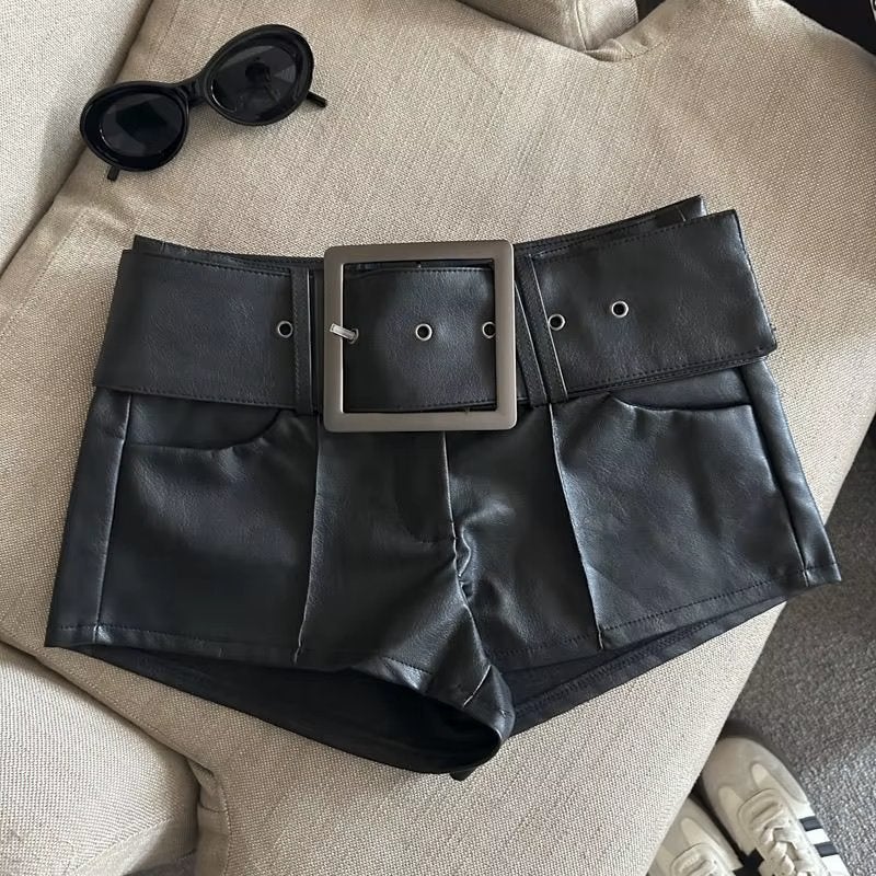 Zwarte leren dames hot pants, Maat 38/40 (M), Kort, Verzenden, Zwart