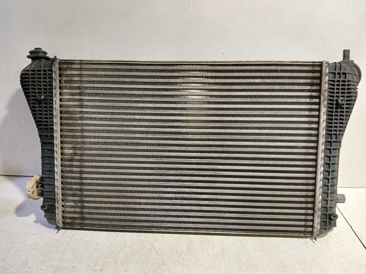 Radiateur Volkswagen Tiguan, Onderdelen@venauto.nl, Van der Ven Autorecycling B.V., Gebruikt, Ettenseweg 76, 4706 PB Roosendaal, The Netherlands