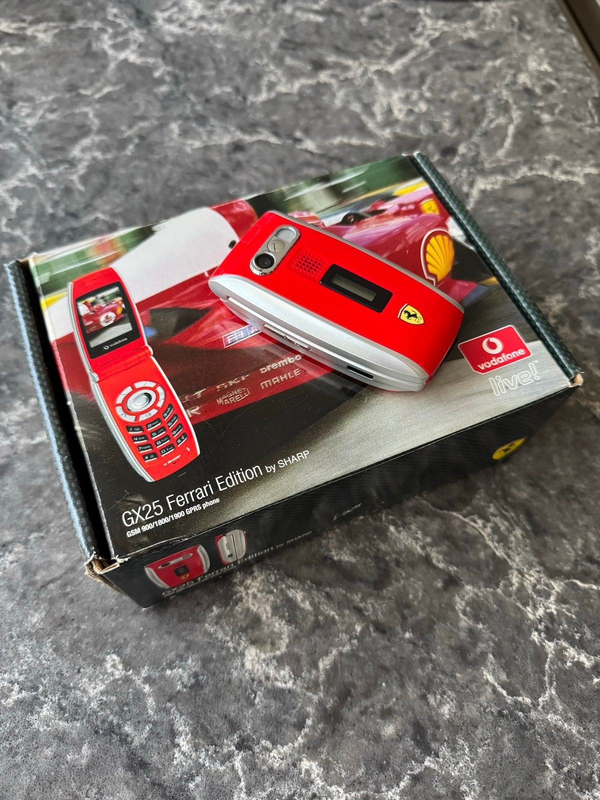 Sharp GX25 Ferrari Edition Vodafone Live! Klaptelefoon, Telecommunicatie, Inklapmodel, Ophalen of Verzenden, Met simlock, Zonder abonnement