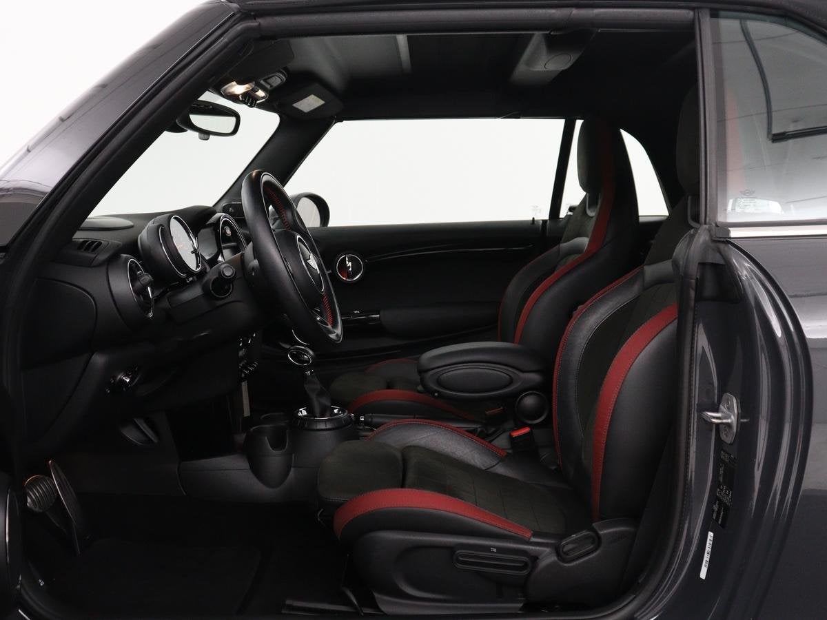 MINI Cabrio 2.0 Cooper S Chili Serious Business | Leder/alca, Auto's, Mini, 1998 cc, Stof, Gebruikt, 4 stoelen