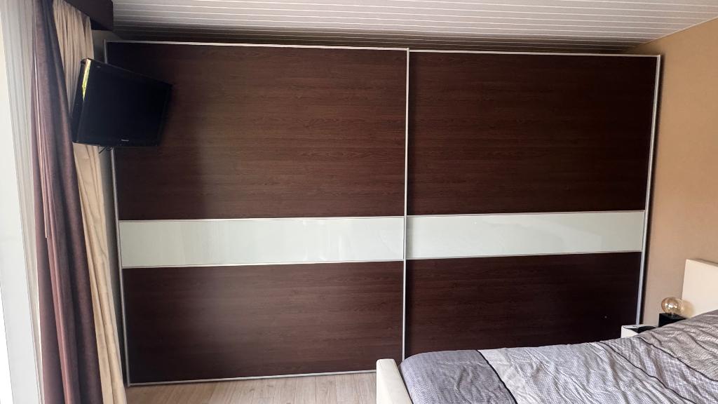 extra brede kledingkast, Ophalen, Met deur(en), Gebruikt, 200 cm of meer