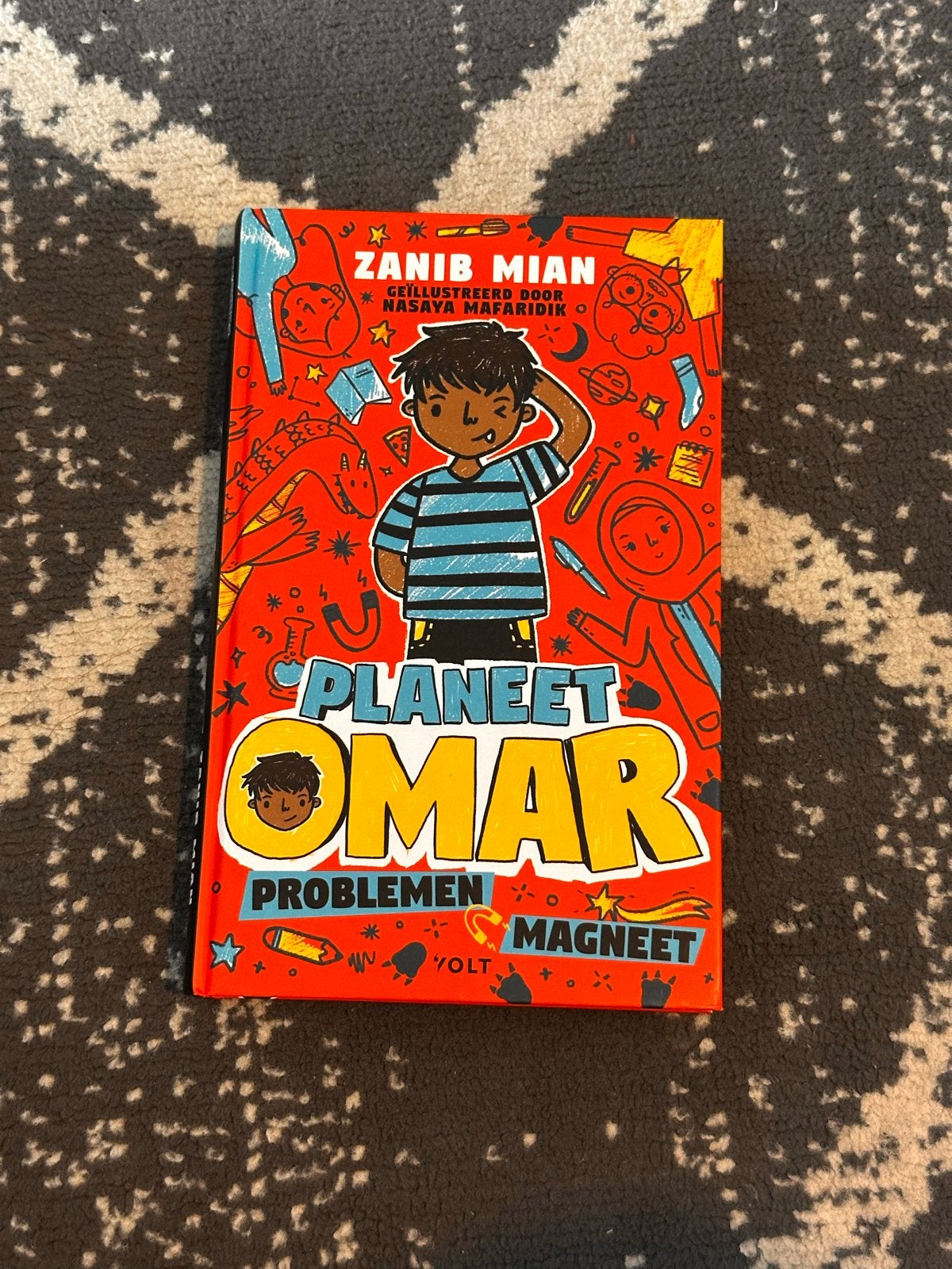 Planeet Omar: Problemen Magneet - Zanib Mian, Ophalen of Verzenden, Zo goed als nieuw, Fictie algemeen