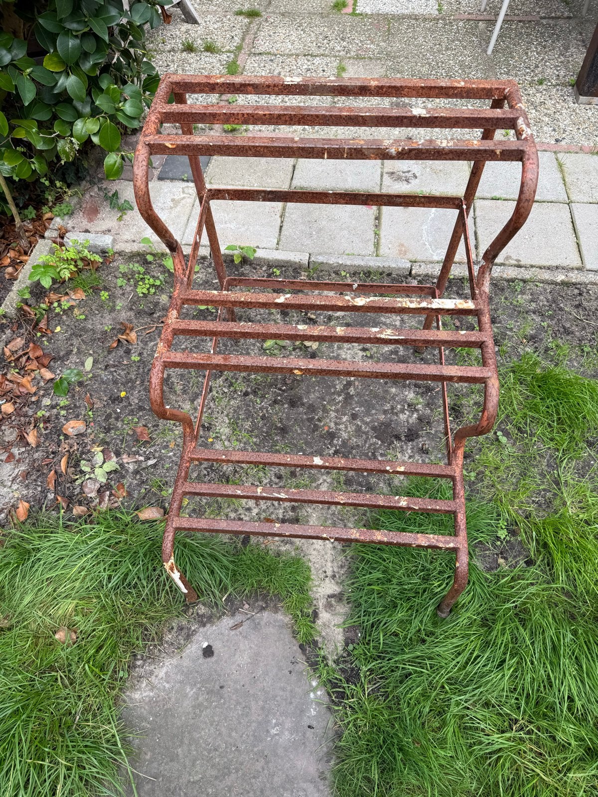 Oude roestige plantenstandaard/rek of stuctrap, Ophalen