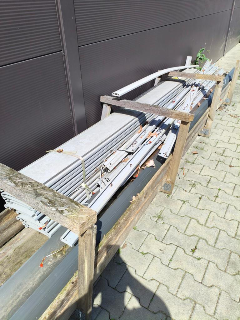 Brunswick Capping, Doe-het-zelf en Verbouw, Rolluiken, Gebruikt, 150 tot 200 cm, 150 tot 200 cm, Grijs, Ophalen