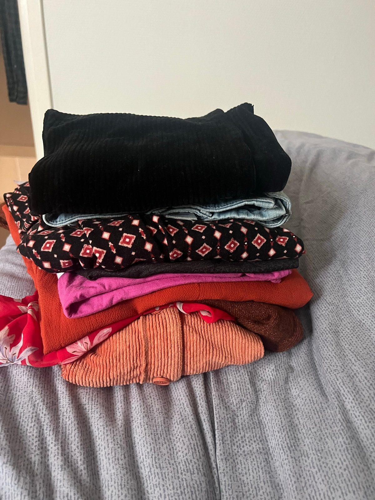 Diverse kledingstukken vooral L: broeken, rok, tops, shorts, Kleding | Dames, Ophalen of Verzenden, Gedragen