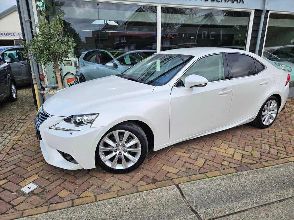 Lexus IS 300h Luxury Sport Line,leder,memory stoelen,mooie a, Auto's, Lexus, Euro 5, Achterwielaandrijving, Gebruikt, 181 pk
