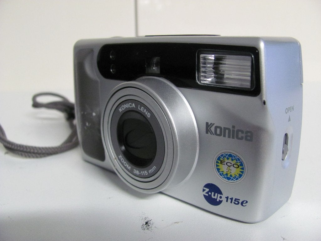 KONICA Z-up 115e 35mm analoge camera met hoesje, Ophalen of Verzenden, Zo goed als nieuw, Compact, Konica