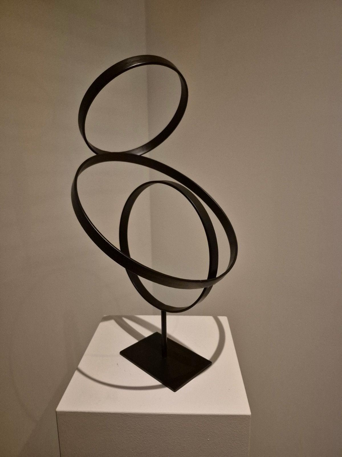 Modern metalen design object - Abstracte sculptuur, Ophalen of Verzenden, Object, Zwart, Metaal
