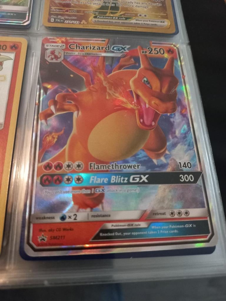 Charizard gx, Hobby en Vrije tijd, Verzamelkaartspellen | Pokémon, Ophalen of Verzenden, Zo goed als nieuw, Losse kaart, Foil