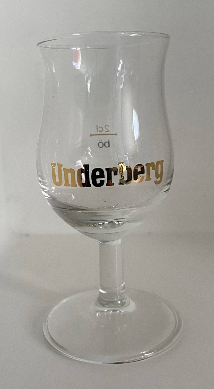 1 Glaasje van Underberg op voet. (2 cl). Hoogte 9/9,5 cm:, Ophalen of Verzenden, Zo goed als nieuw, Borrel- of Shotglas