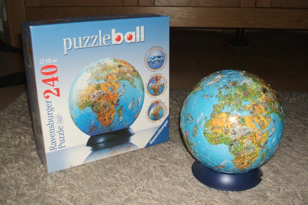 Bijna NIEUWE Ravensburger puzzle ball wereldbol 240 stukjes, Ophalen of Verzenden, Minder dan 500 stukjes, Gebruikt, Rubik's of 3D-puzzel