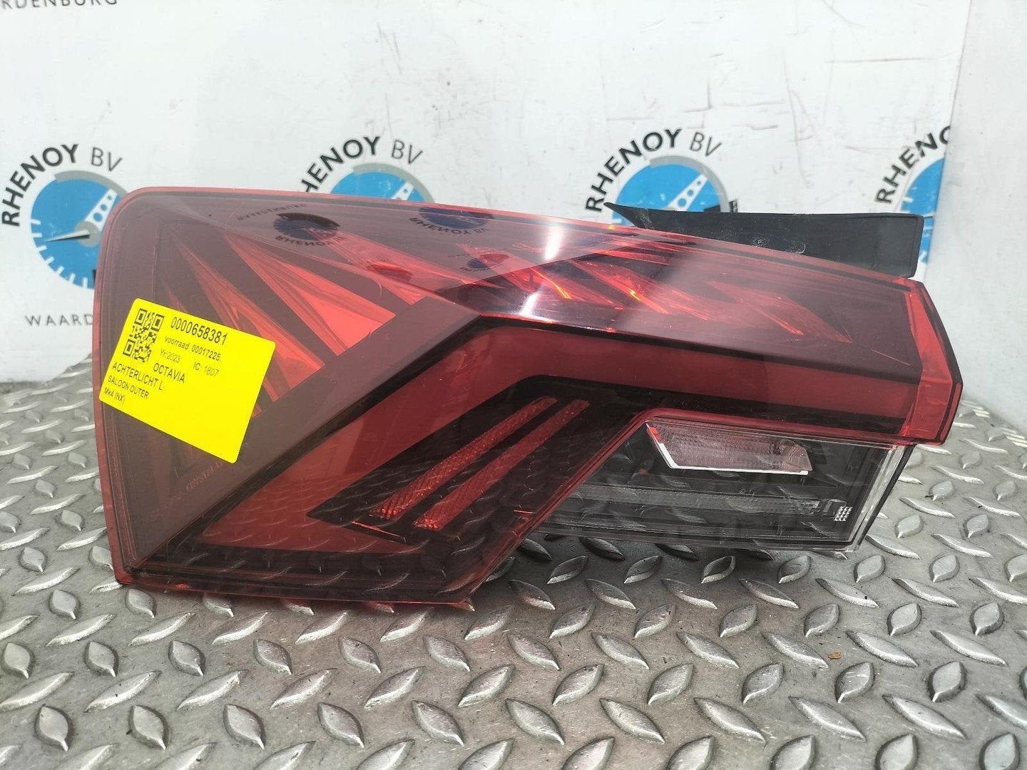 SKODA OCTAVIA NX3 1.5 TSI MHEV ACHTERLICHT L 2023, Ophalen of Verzenden, Gebruikt, ARN erkend